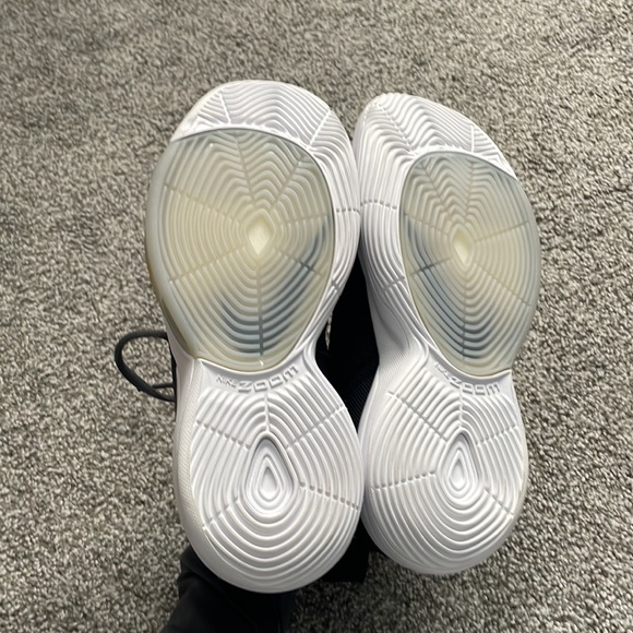 Men’s Nike Zoom Rize Basketball Shoes - Picture 7 of 11